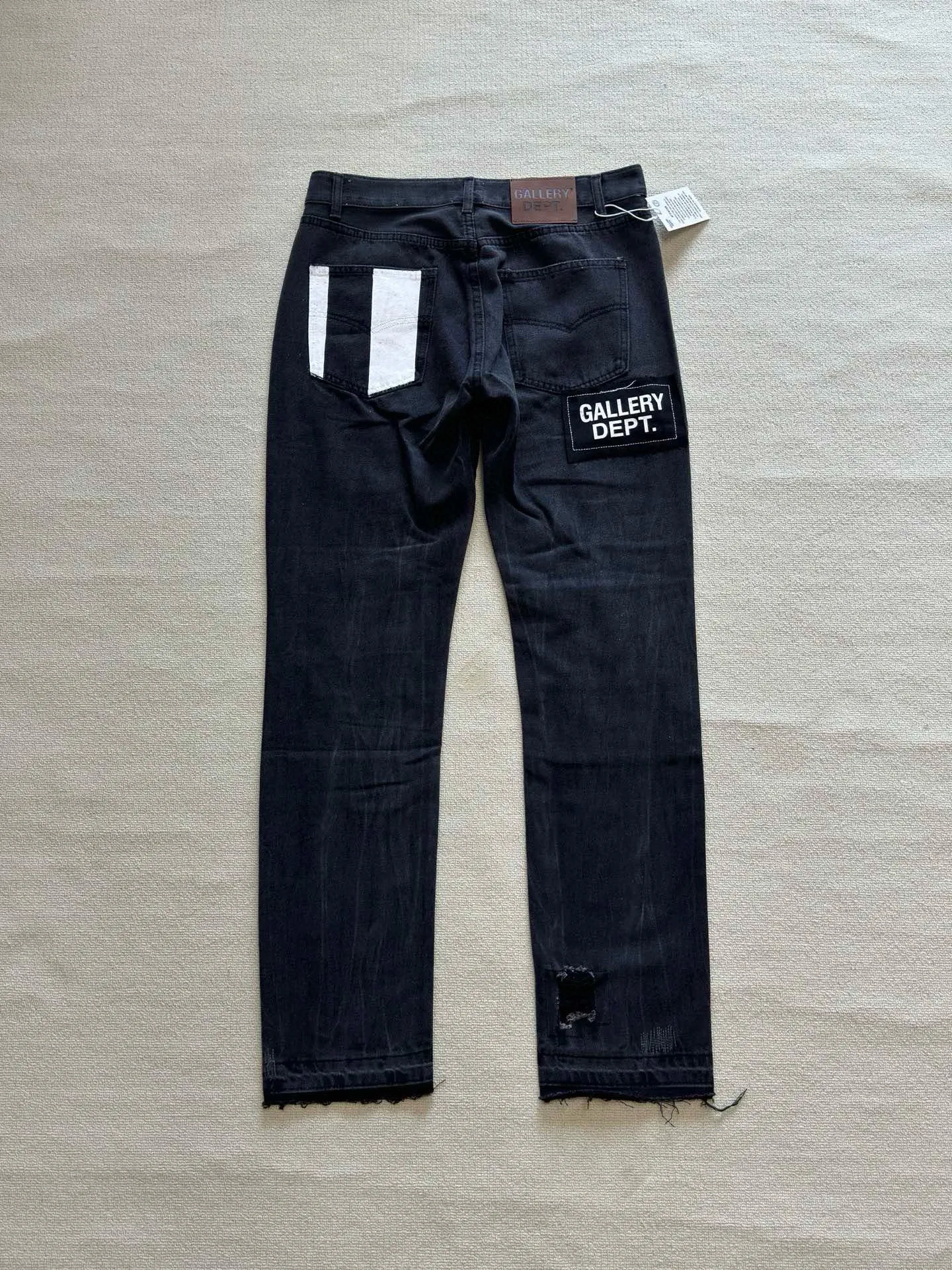 -Size upper body P246#G22 GALLERY DEPT. Skull hand-stitched distressed distressed jeans -Color: Black -Size: S-XXL